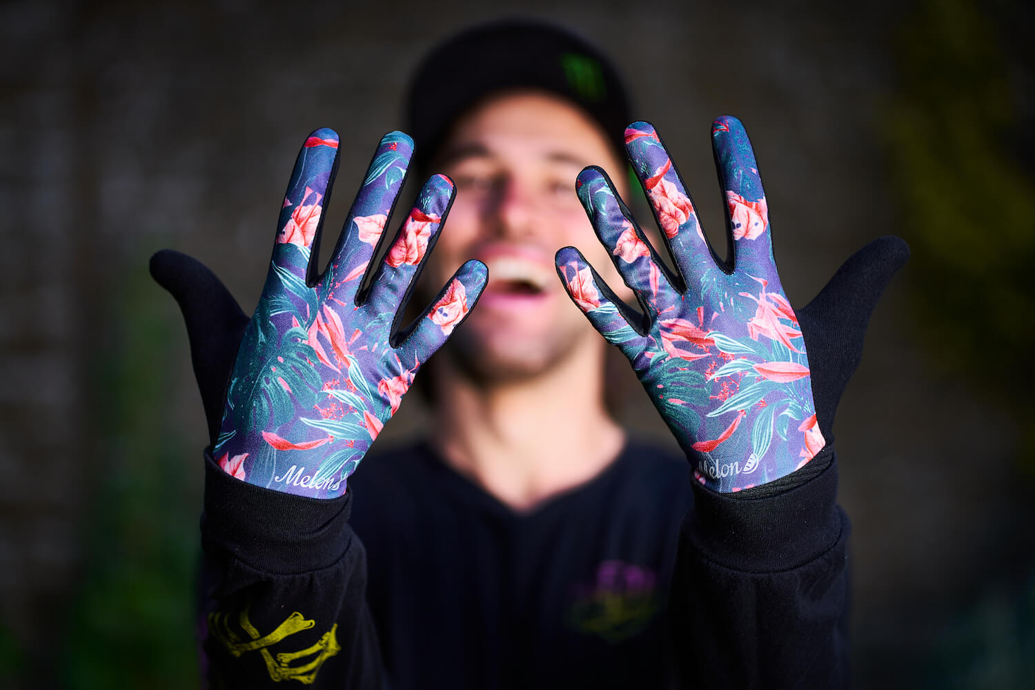 Melon Optics MTB Gloves (lifestyle) - Tropical 3